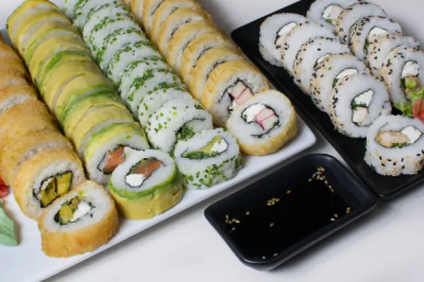 ¡Deliciosas piezas de sushi a precio especial! — Sushi Rolls Liam